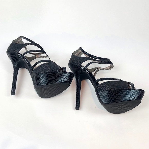 Charlotte Russe Women’s Black Heels - Picture 4 of 6